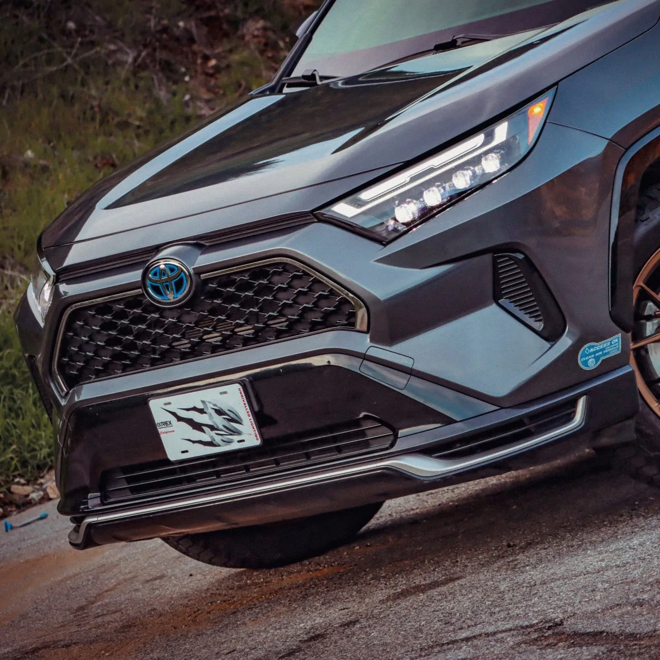 AlphaRex Alpha-Black NOVA-Series LED Headlights | 2022  Toyota RAV4