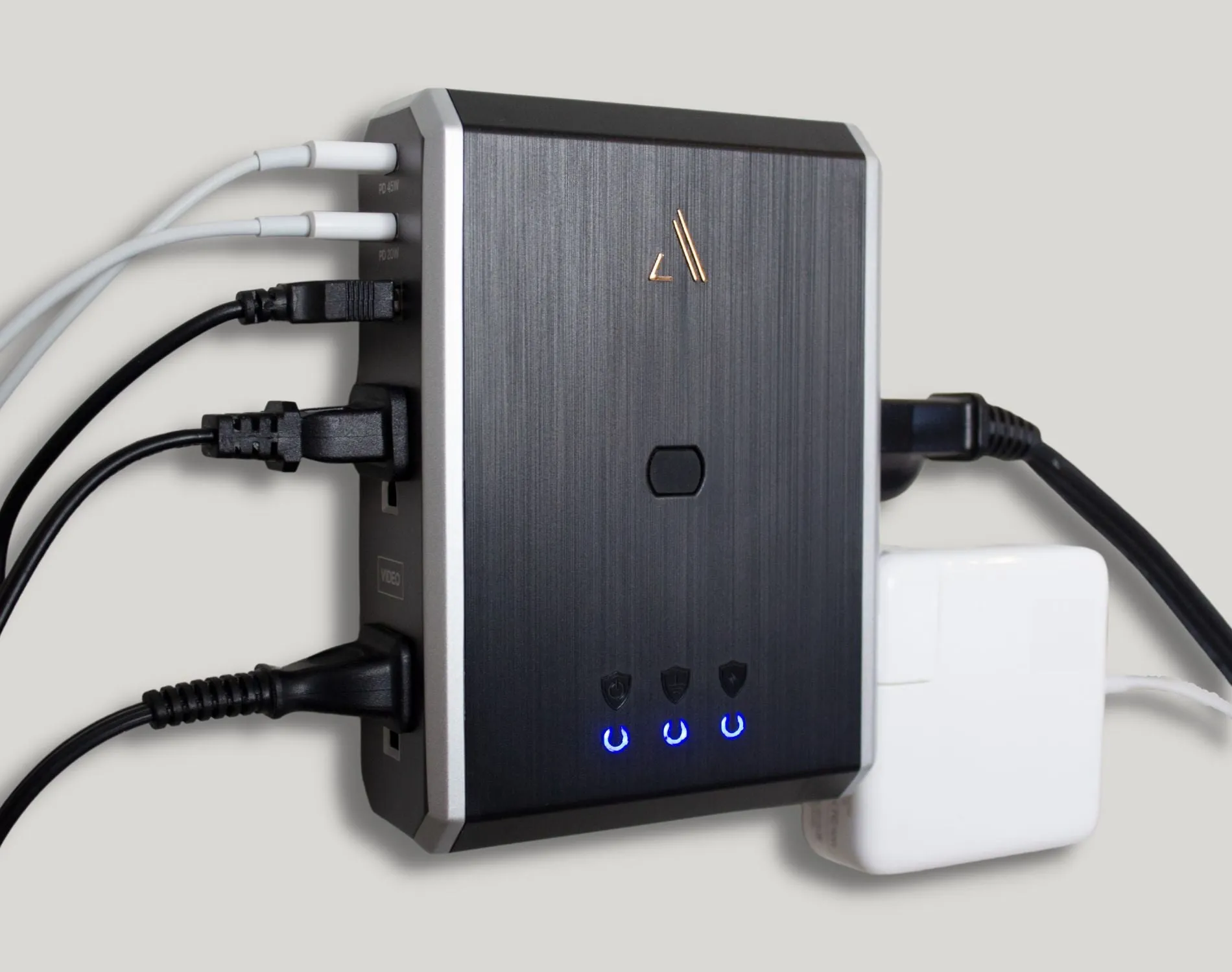 Austere Audio VII Series Power 4-Outlet with Omniport USB PD45