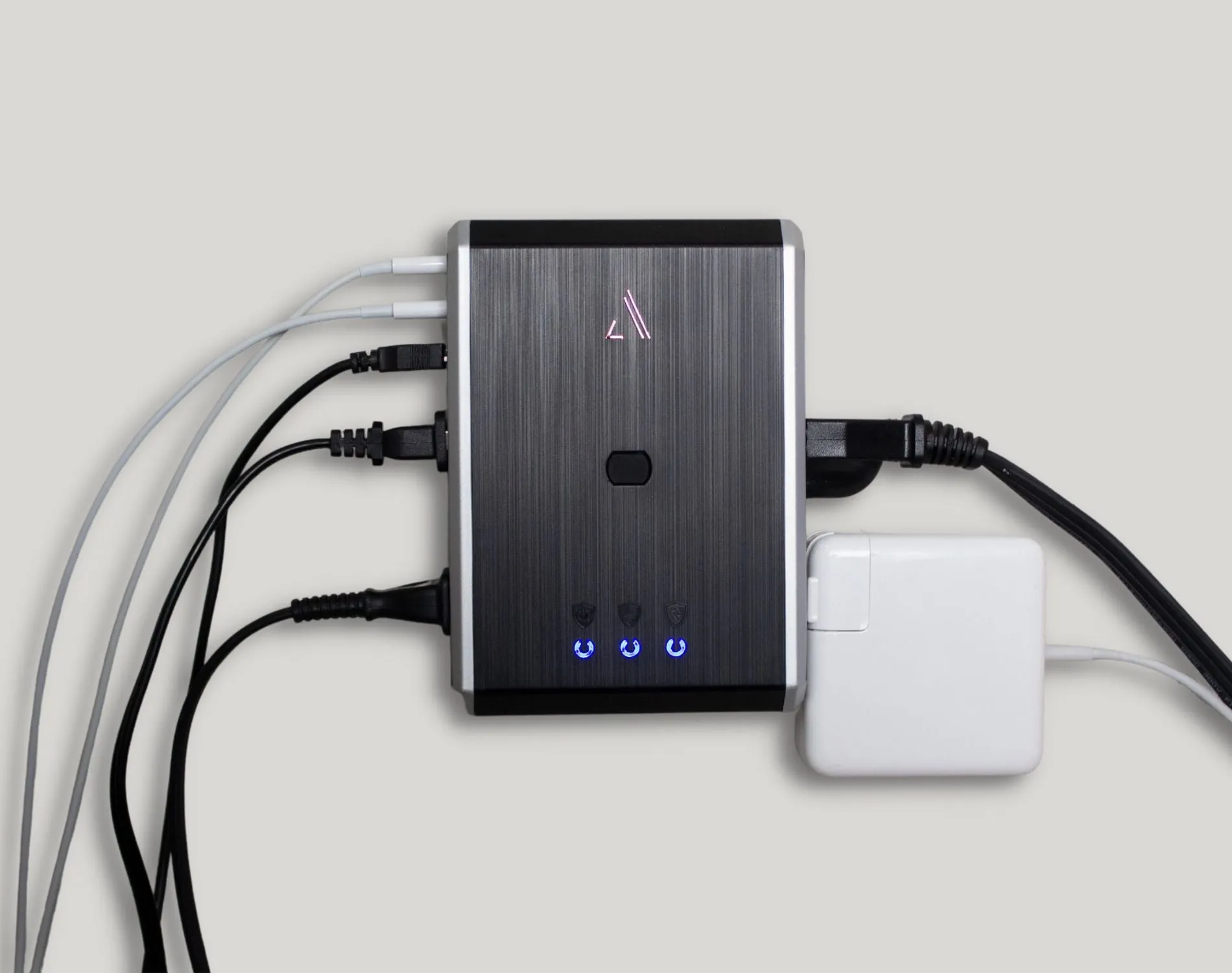 Austere Audio VII Series Power 4-Outlet with Omniport USB PD45