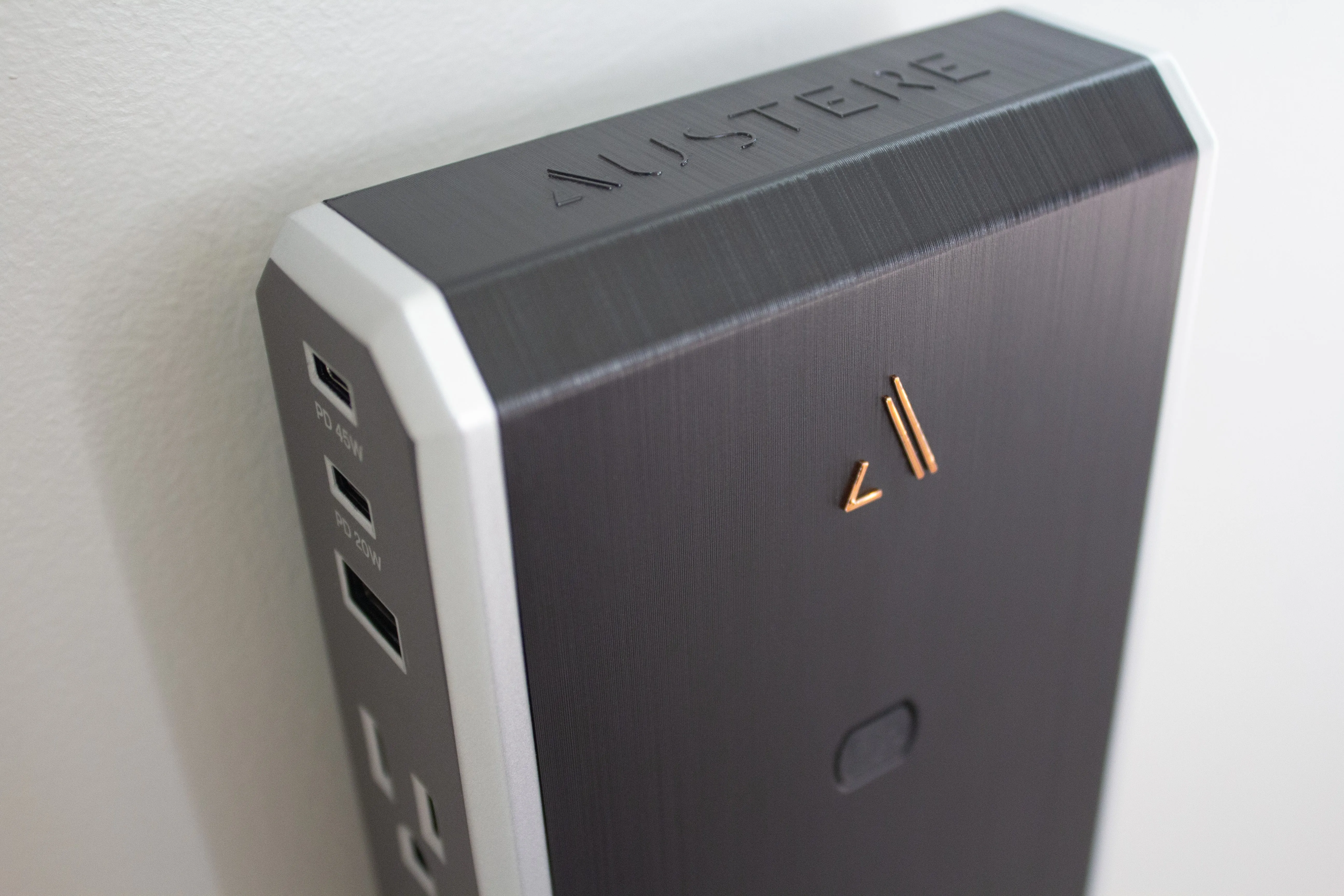 Austere Audio VII Series Power 4-Outlet with Omniport USB PD45