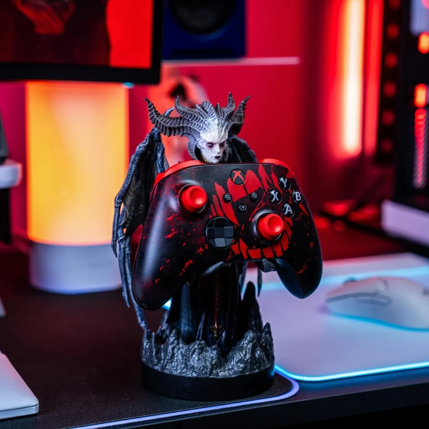 Blizzard: Diablo Lilith Cable Guys Controller Holder and Phone Stand