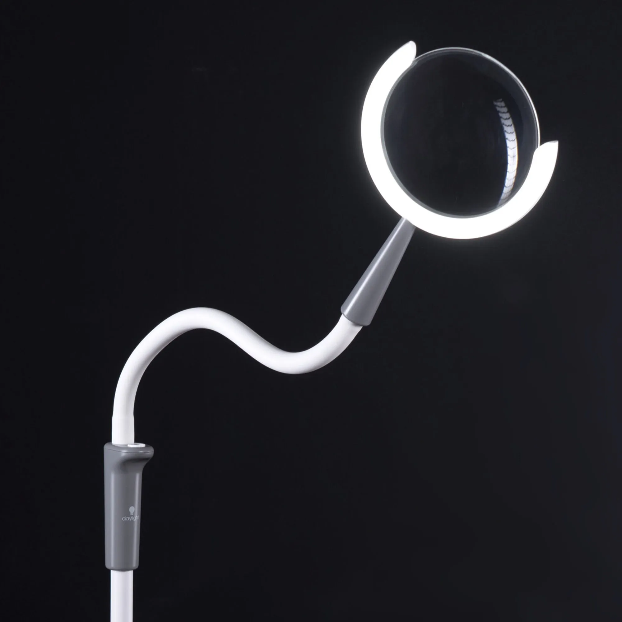 Daylight Company Magnificent Pro – 3-in-1 Magnifying Lamp