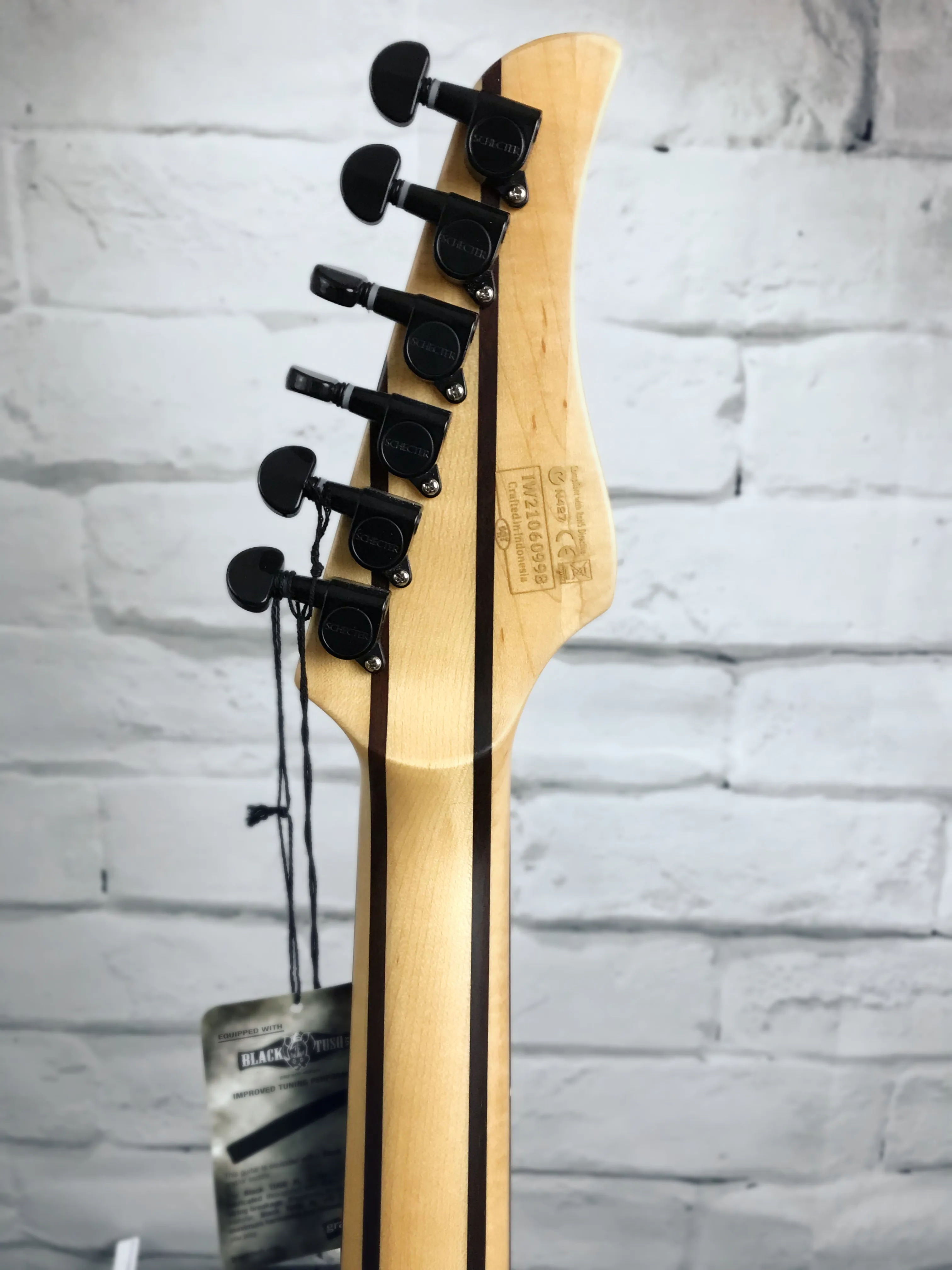 Schecter Reaper-6 Electric Guitar Bundle With Schecter SGR-1C Hardshell Case, Inferno Burst