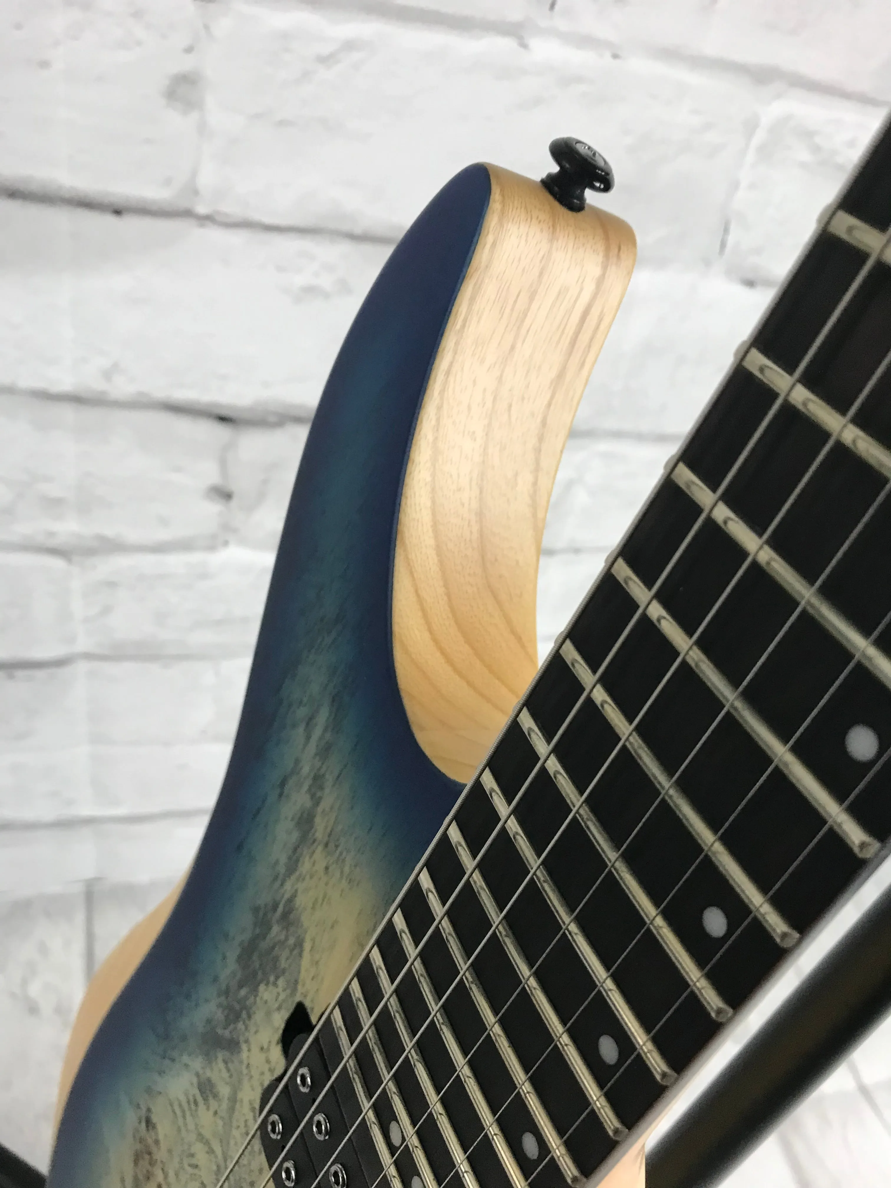 Schecter Reaper-6 Electric Guitar Bundle With Schecter SGR-1C Hardshell Case, Satin Sky Burst