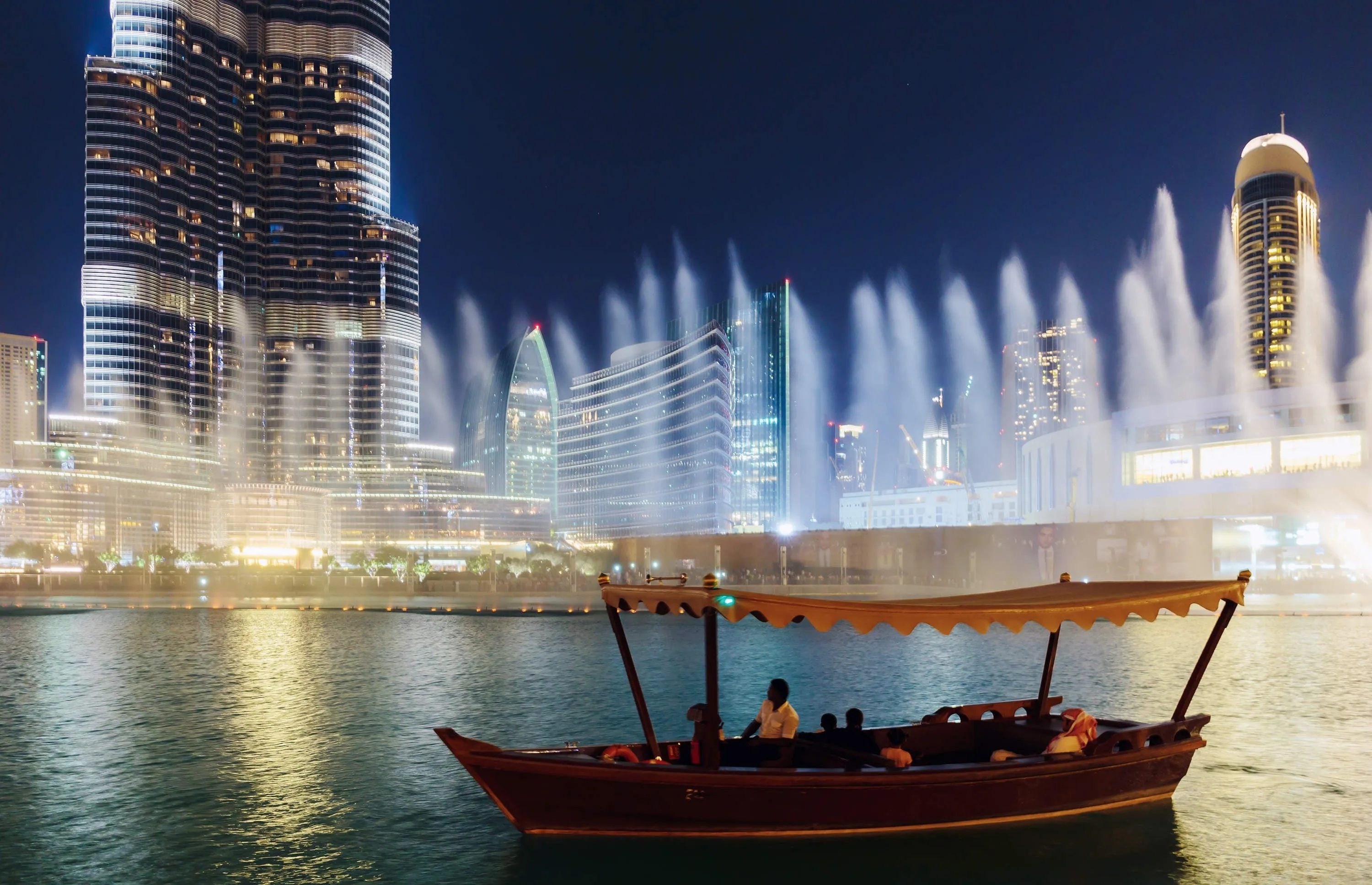 The Dubai Fountain - Abra Lake Ride