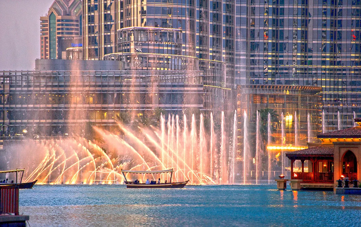The Dubai Fountain - Abra Lake Ride