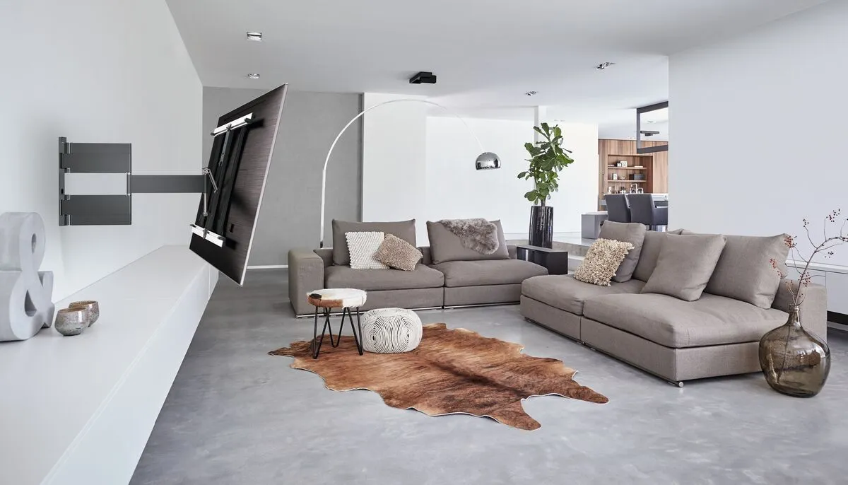 Vogels THIN 545 ExtraThin Full-Motion TV Wall Mount